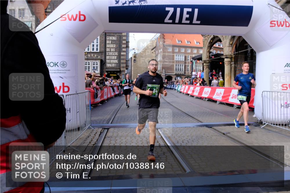 13.09.2026 - 21. swb-Marathon Bremen Tim E. http://msf.ph/oto/10388146 13.09.2026 13:28:46 Ziel 178, 210, 613, 1239, 1380, 1460, 1914, 2047, 2764, 3028, 3294, 3597, 4250, 5250, 5683, 6914, 6957, 8429, 8483, 8570, 8938, 9064, 9549 meine-sportfotos.de