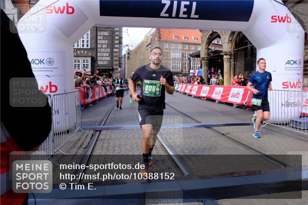 13.09.2026 - 21. swb-Marathon Bremen Tim E. http://msf.ph/oto/10388152 13.09.2026 13:28:46 Ziel 178, 210, 613, 1239, 1380, 1460, 1914, 2047, 2764, 3028, 3294, 3597, 4250, 5250, 5683, 6914, 6957, 8429, 8483, 8570, 8938, 9064, 9549 meine-sportfotos.de