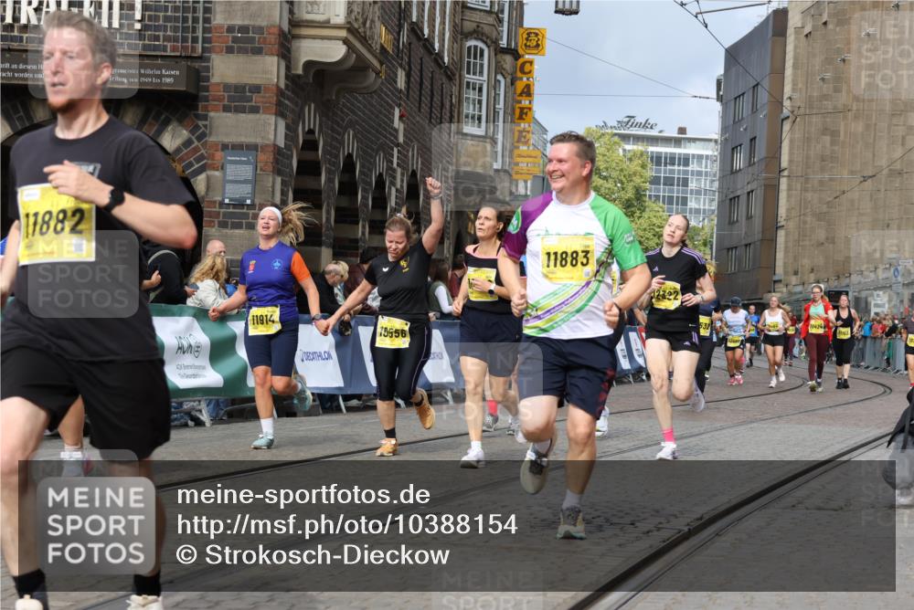 13.09.2026 - 21. swb-Marathon Bremen Strokosch-Dieckow http://msf.ph/oto/10388154 13.09.2026 11:09:33 Ziel 10314, 10321, 10570, 10630, 10664, 10686, 10694, 10983, 11091, 11138, 11304, 11578, 11764, 11882, 11883, 11915, 11987, 12155, 12192, 12337, 12491, 12554, 13607, 10234, 10386, 10417, 10424, 10696, 10712, 10737, 10785, 10990, 10991, 11192, 11937, 12409, 12449 meine-sportfotos.de