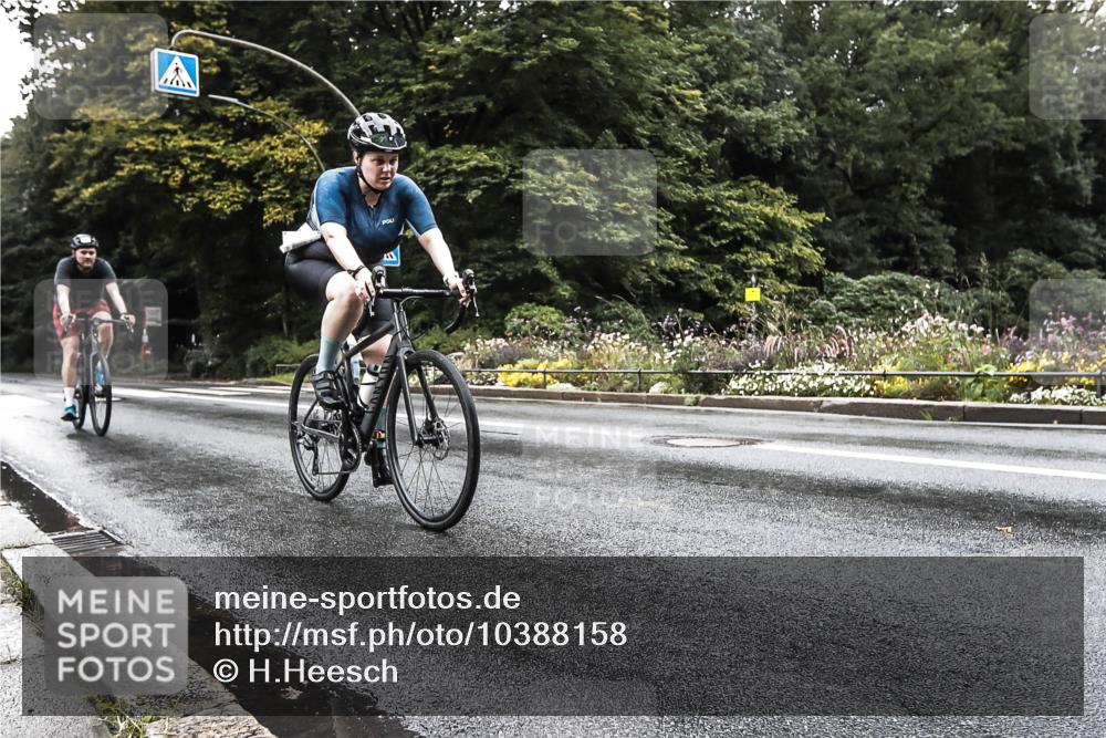 13.09.2026 - Stadtparktriathlon H.Heesch http://msf.ph/oto/10388158 13.09.2026 12:24:54 Radfahren 962, 1058, 1117 meine-sportfotos.de
