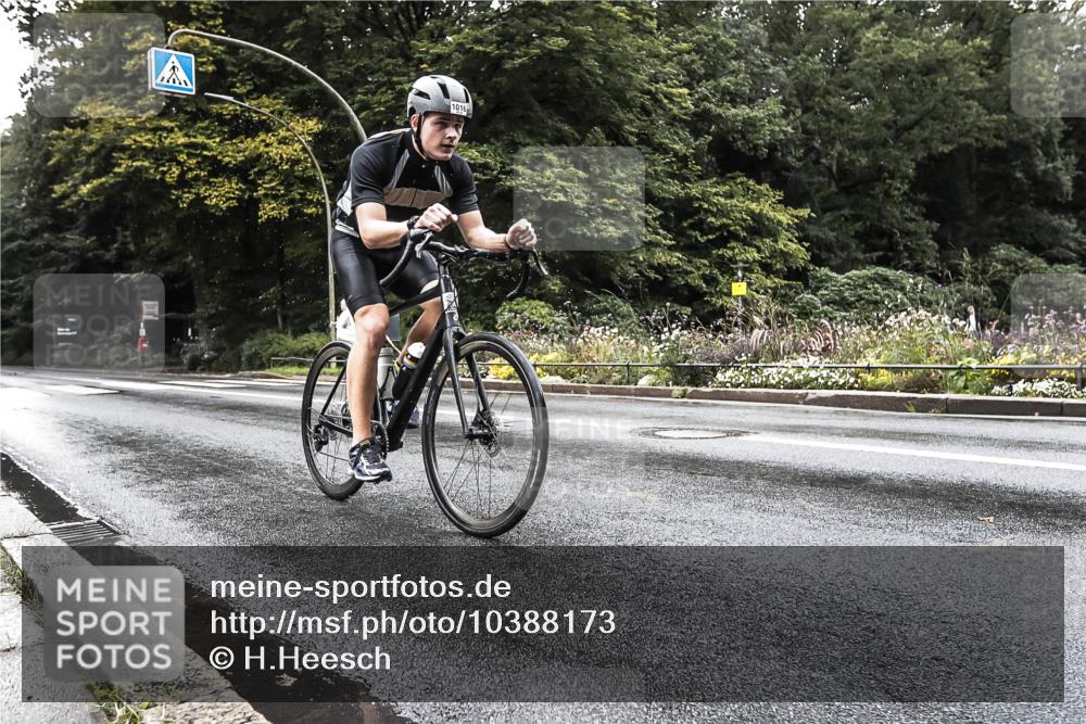 13.09.2026 - Stadtparktriathlon H.Heesch http://msf.ph/oto/10388173 13.09.2026 12:25:08 Radfahren 887, 1016, 1168 meine-sportfotos.de
