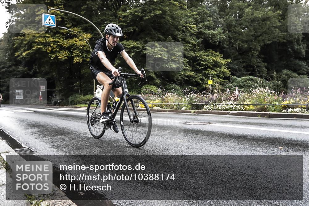 13.09.2026 - Stadtparktriathlon H.Heesch http://msf.ph/oto/10388174 13.09.2026 12:25:15 Radfahren 1031, 1036, 1124 meine-sportfotos.de
