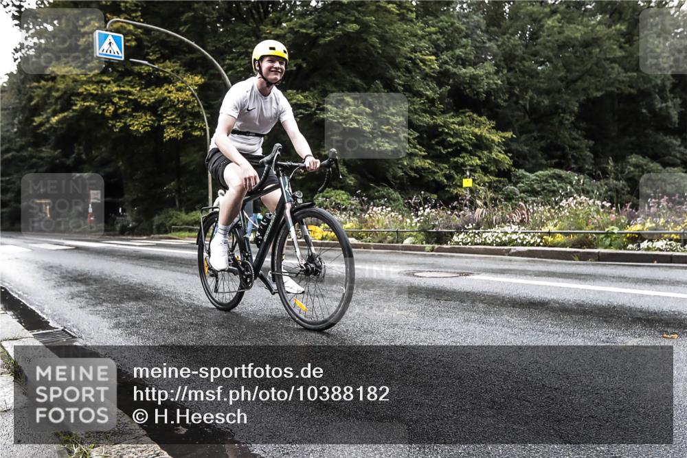 13.09.2026 - Stadtparktriathlon H.Heesch http://msf.ph/oto/10388182 13.09.2026 12:25:29 Radfahren 978, 1139 meine-sportfotos.de