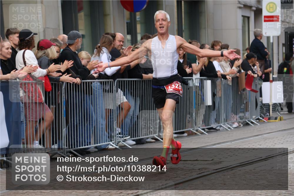 13.09.2026 - 21. swb-Marathon Bremen Strokosch-Dieckow http://msf.ph/oto/10388214 13.09.2026 12:58:09 Ziel 346, 1379, 1472, 1604, 1717, 2049, 5672, 6198, 8311, 8394, 1323, 2073, 2099, 9065 meine-sportfotos.de