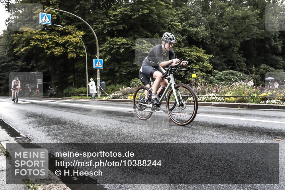 13.09.2026 - Stadtparktriathlon H.Heesch http://msf.ph/oto/10388244 13.09.2026 12:26:22 Radfahren 1052, 1089, 1093, 1131, 1147, 1161 meine-sportfotos.de