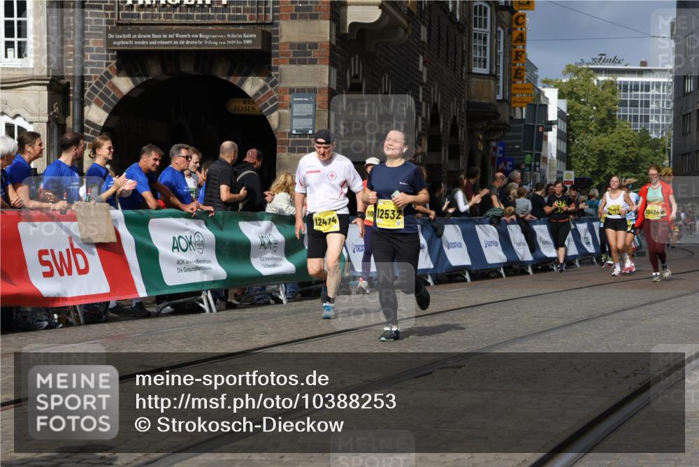 13.09.2026 - 21. swb-Marathon Bremen Strokosch-Dieckow http://msf.ph/oto/10388253 13.09.2026 11:09:37 Ziel 10314, 10321, 10556, 10664, 10686, 10694, 10769, 10823, 10981, 10983, 11091, 11225, 11304, 11578, 11764, 11882, 11883, 11914, 11915, 11987, 11995, 12155, 12322, 12337, 12491, 13607, 10234, 10417, 10645, 10696, 10737, 10785, 10990, 10991, 11383, 11437, 12449 meine-sportfotos.de