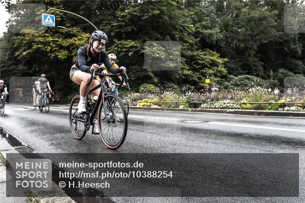 13.09.2026 - Stadtparktriathlon H.Heesch http://msf.ph/oto/10388254 13.09.2026 12:26:28 Radfahren 1027, 1029, 1073, 1078, 1083, 1146, 1167, 1184 meine-sportfotos.de
