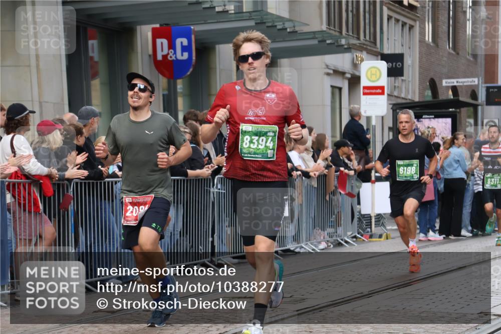 13.09.2026 - 21. swb-Marathon Bremen Strokosch-Dieckow http://msf.ph/oto/10388277 13.09.2026 12:58:14 Ziel 346, 1472, 2049, 5672, 6198, 8311, 8394, 1323, 1379, 1604, 1717, 2073, 2099, 9065 meine-sportfotos.de