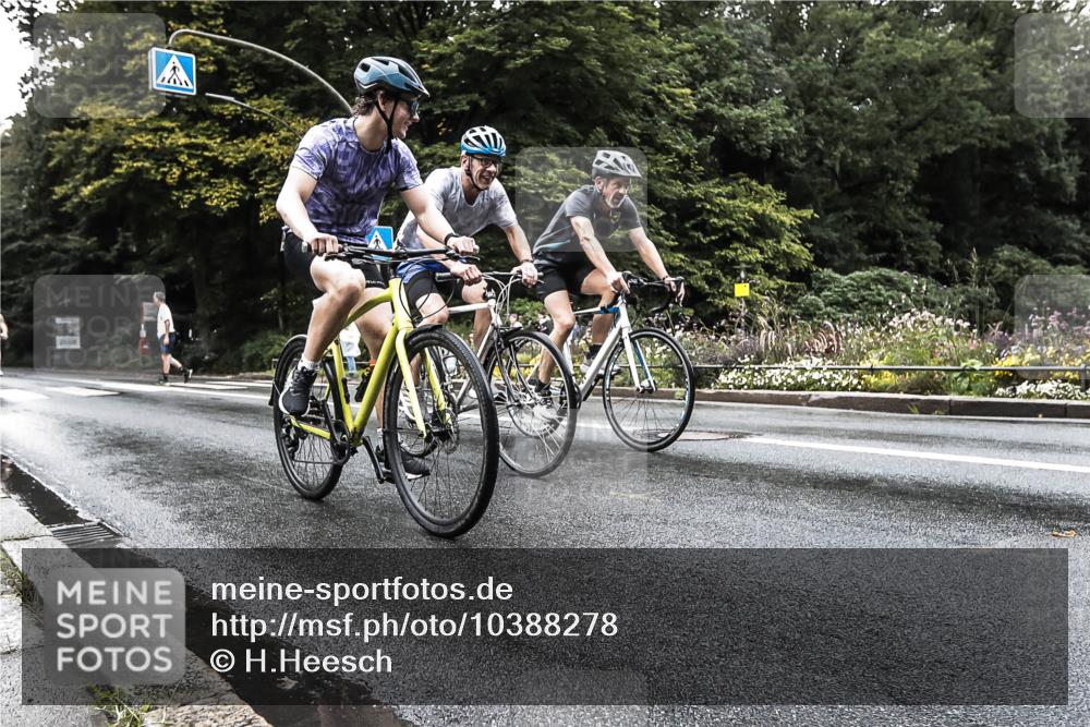 13.09.2026 - Stadtparktriathlon H.Heesch http://msf.ph/oto/10388278 13.09.2026 12:26:43 Radfahren 972, 1000, 1037, 1062, 1063, 1178 meine-sportfotos.de