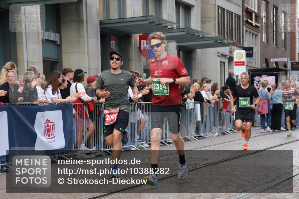13.09.2026 - 21. swb-Marathon Bremen Strokosch-Dieckow http://msf.ph/oto/10388282 13.09.2026 12:58:14 Ziel 346, 1472, 2049, 5672, 6198, 8311, 8394, 1323, 1379, 1604, 1717, 2073, 2099, 9065 meine-sportfotos.de