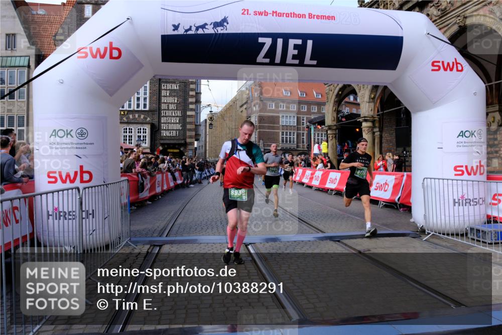 13.09.2026 - 21. swb-Marathon Bremen Tim E. http://msf.ph/oto/10388291 13.09.2026 13:29:00 Ziel 613, 1914, 2276, 2764, 2891, 3028, 3348, 3444, 4102, 4564, 5267, 5531, 5691, 6914, 6957, 7134, 7263, 7527, 8938, 9176, 9562, 13012, 13174 meine-sportfotos.de