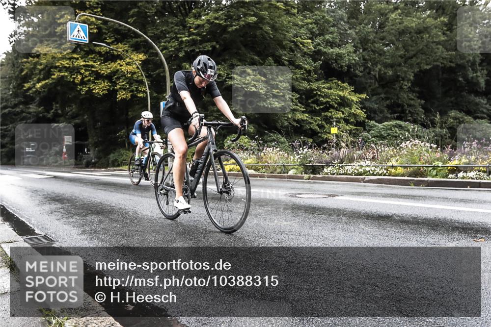 13.09.2026 - Stadtparktriathlon H.Heesch http://msf.ph/oto/10388315 13.09.2026 12:27:28 Radfahren 1033, 1077, 1153, 1169 meine-sportfotos.de
