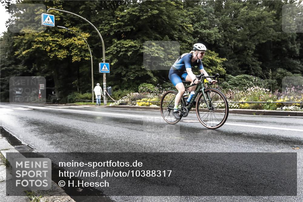 13.09.2026 - Stadtparktriathlon H.Heesch http://msf.ph/oto/10388317 13.09.2026 12:27:28 Radfahren 1033, 1077, 1153, 1169 meine-sportfotos.de