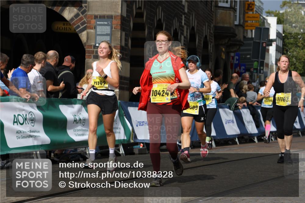 13.09.2026 - 21. swb-Marathon Bremen Strokosch-Dieckow http://msf.ph/oto/10388328 13.09.2026 11:09:42 Ziel 10314, 10556, 10664, 10686, 10694, 10769, 10823, 10981, 10983, 11225, 11764, 11882, 11883, 11914, 11915, 11987, 11995, 12322, 12474, 12491, 12532, 13607, 10435, 10645, 10737, 11383, 11437, 11441, 12449 meine-sportfotos.de