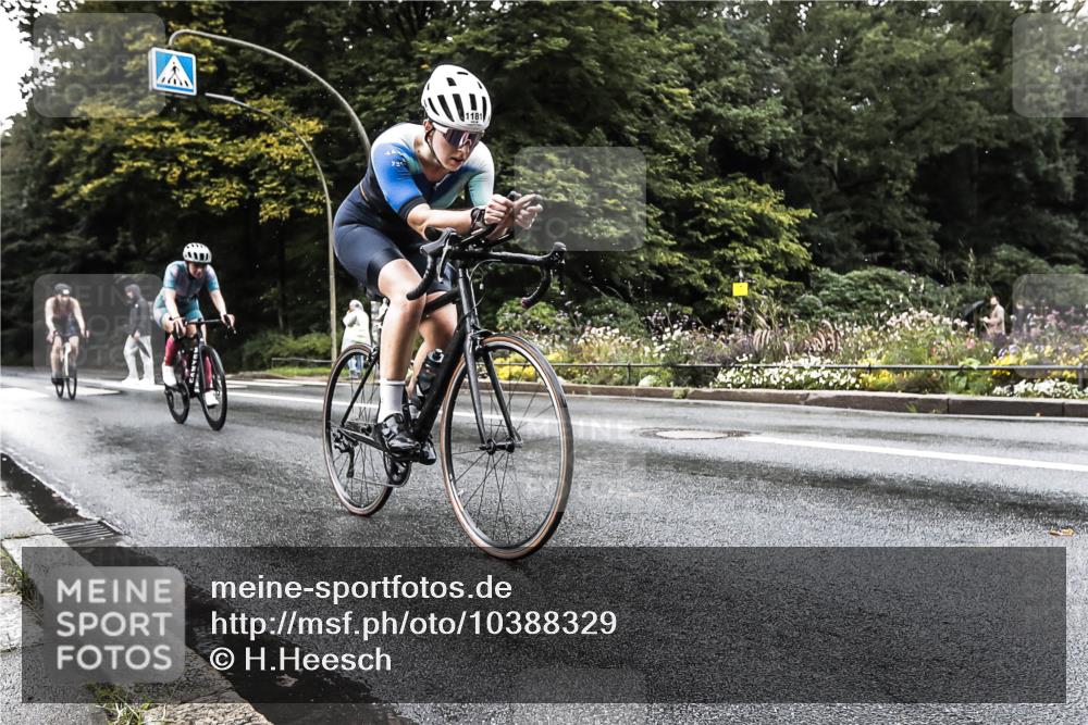 13.09.2026 - Stadtparktriathlon H.Heesch http://msf.ph/oto/10388329 13.09.2026 12:27:45 Radfahren 1075, 1102, 1112, 1181 meine-sportfotos.de