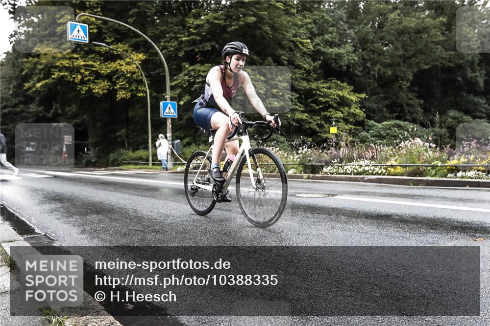 13.09.2026 - Stadtparktriathlon H.Heesch http://msf.ph/oto/10388335 13.09.2026 12:27:46 Radfahren 1075, 1102, 1112, 1181 meine-sportfotos.de