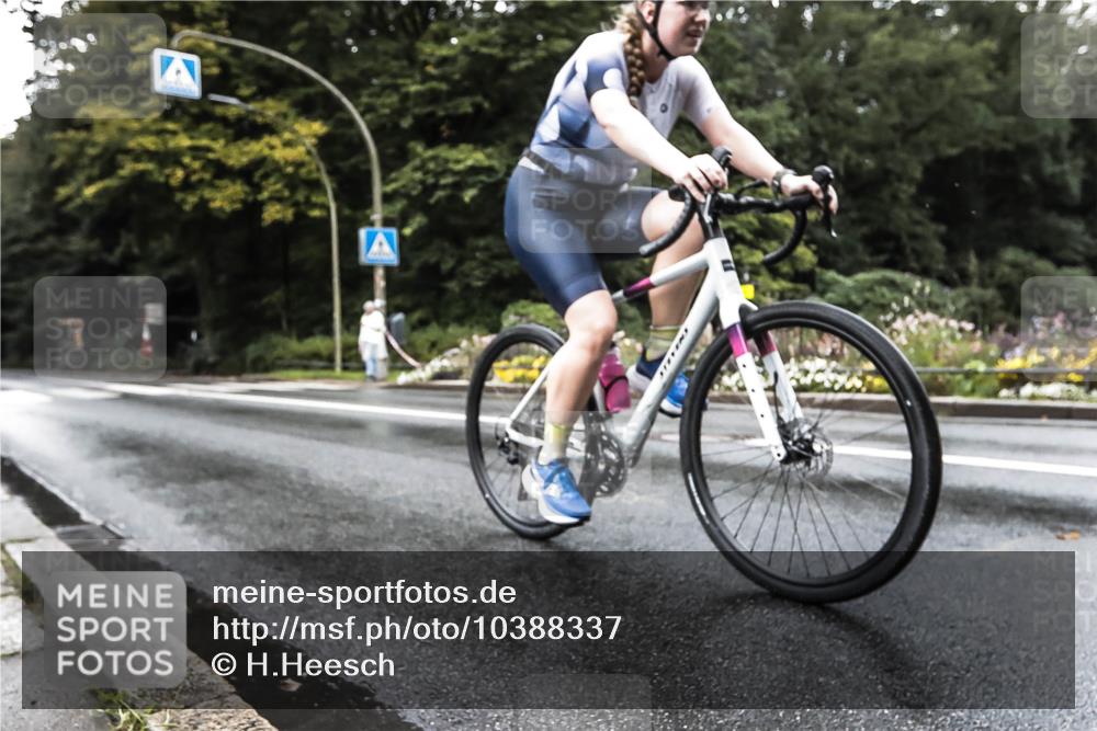 13.09.2026 - Stadtparktriathlon H.Heesch http://msf.ph/oto/10388337 13.09.2026 12:27:52 Radfahren 1061, 1090, 1148 meine-sportfotos.de