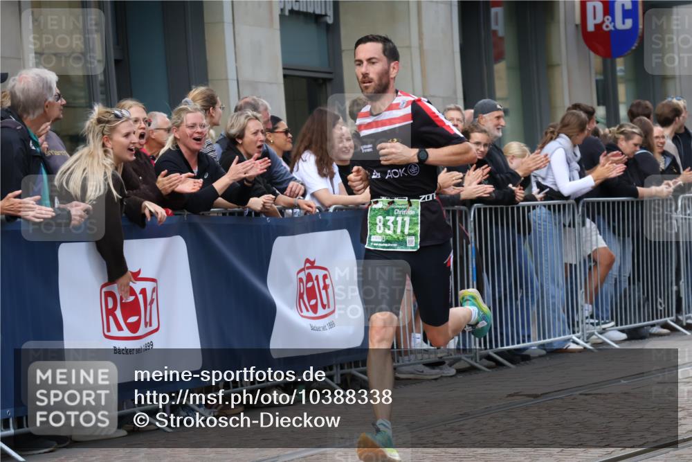 13.09.2026 - 21. swb-Marathon Bremen Strokosch-Dieckow http://msf.ph/oto/10388338 13.09.2026 12:58:18 Ziel 346, 2049, 5672, 6198, 6929, 8311, 8394, 1323, 1379, 1472, 1604, 1717, 2073, 2099, 9065 meine-sportfotos.de