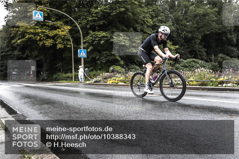 13.09.2026 - Stadtparktriathlon H.Heesch http://msf.ph/oto/10388343 13.09.2026 12:27:55 Radfahren 986, 1061, 1090, 1148 meine-sportfotos.de
