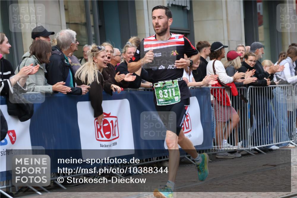 13.09.2026 - 21. swb-Marathon Bremen Strokosch-Dieckow http://msf.ph/oto/10388344 13.09.2026 12:58:18 Ziel 346, 2049, 5672, 6198, 6929, 8311, 8394, 1323, 1379, 1472, 1604, 1717, 2073, 2099, 9065 meine-sportfotos.de