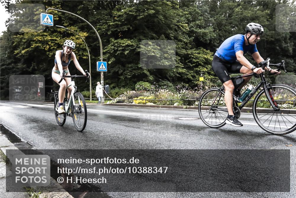 13.09.2026 - Stadtparktriathlon H.Heesch http://msf.ph/oto/10388347 13.09.2026 12:28:12 Radfahren 999, 1056, 1138, 1152 meine-sportfotos.de