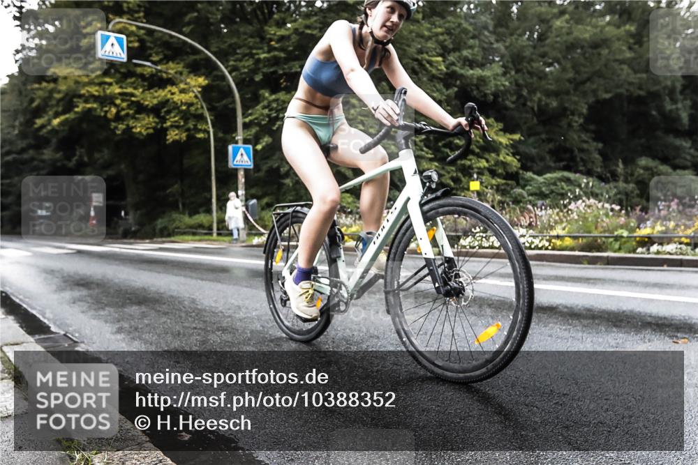 13.09.2026 - Stadtparktriathlon H.Heesch http://msf.ph/oto/10388352 13.09.2026 12:28:12 Radfahren 999, 1056, 1138, 1152 meine-sportfotos.de