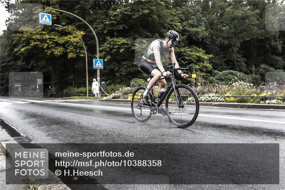 13.09.2026 - Stadtparktriathlon H.Heesch http://msf.ph/oto/10388358 13.09.2026 12:28:15 Radfahren 999, 1056, 1138, 1152 meine-sportfotos.de