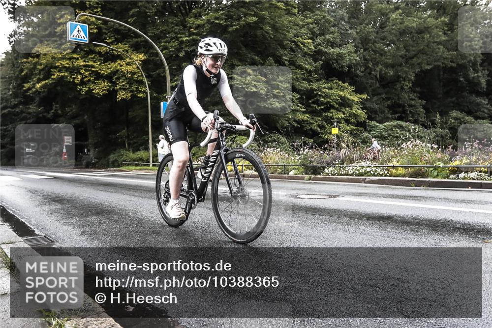 13.09.2026 - Stadtparktriathlon H.Heesch http://msf.ph/oto/10388365 13.09.2026 12:28:27 Radfahren 1098, 1137 meine-sportfotos.de