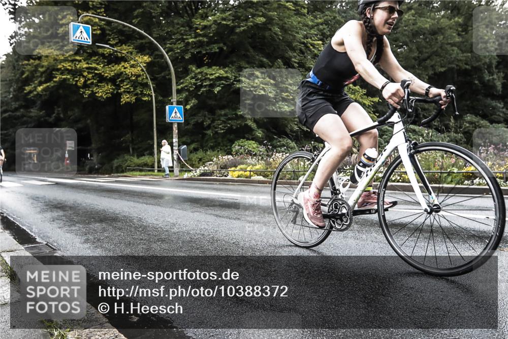 13.09.2026 - Stadtparktriathlon H.Heesch http://msf.ph/oto/10388372 13.09.2026 12:28:49 Radfahren 1081, 1088 meine-sportfotos.de
