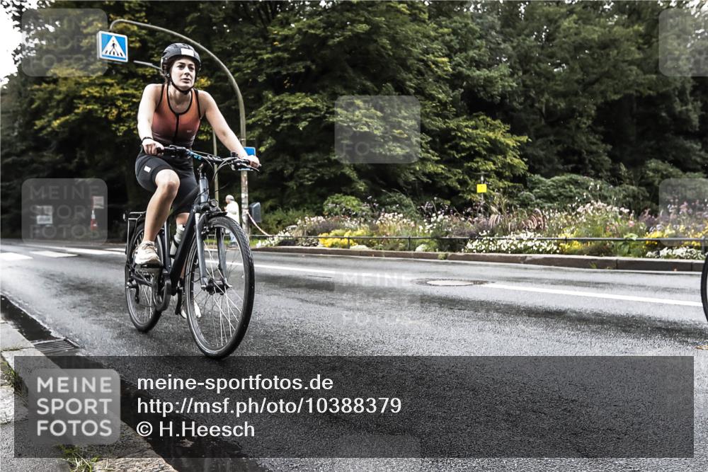 13.09.2026 - Stadtparktriathlon H.Heesch http://msf.ph/oto/10388379 13.09.2026 12:28:57 Radfahren 953, 1015, 1066, 1149 meine-sportfotos.de