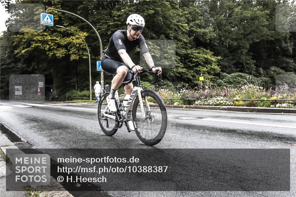 13.09.2026 - Stadtparktriathlon H.Heesch http://msf.ph/oto/10388387 13.09.2026 12:29:01 Radfahren 953, 1006, 1050 meine-sportfotos.de