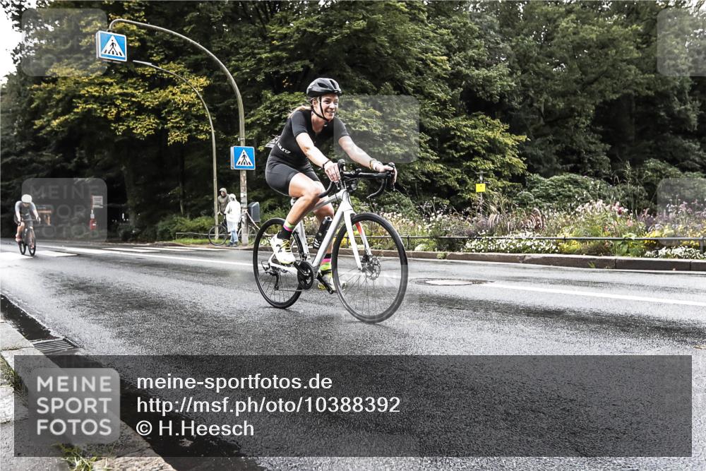 13.09.2026 - Stadtparktriathlon H.Heesch http://msf.ph/oto/10388392 13.09.2026 12:29:11 Radfahren 949, 1072, 1128, 1242 meine-sportfotos.de