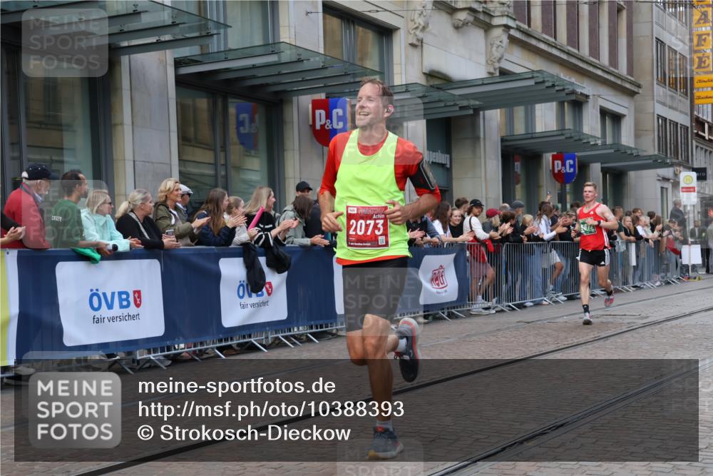 13.09.2026 - 21. swb-Marathon Bremen Strokosch-Dieckow http://msf.ph/oto/10388393 13.09.2026 12:58:22 Ziel 346, 1576, 2049, 5672, 6198, 6929, 8311, 8394, 1379, 1472, 1604, 1717, 2073, 2099, 9065 meine-sportfotos.de