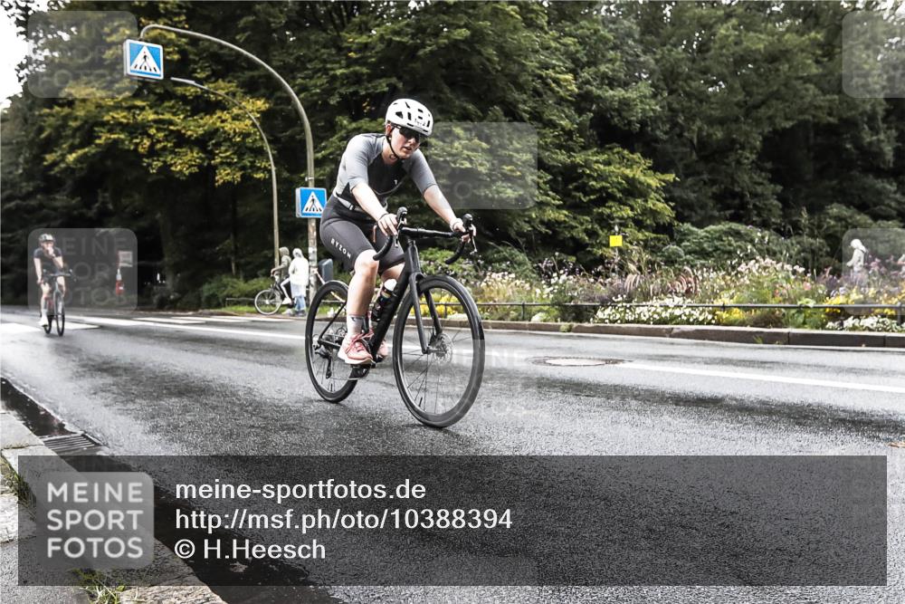 13.09.2026 - Stadtparktriathlon H.Heesch http://msf.ph/oto/10388394 13.09.2026 12:29:13 Radfahren 949, 1072, 1128, 1242 meine-sportfotos.de