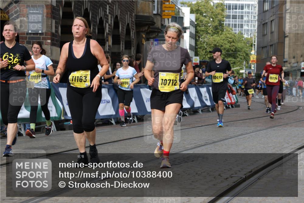 13.09.2026 - 21. swb-Marathon Bremen Strokosch-Dieckow http://msf.ph/oto/10388400 13.09.2026 11:09:45 Ziel 10424, 10556, 10664, 10686, 10694, 10769, 10823, 10981, 10983, 11192, 11225, 11764, 11882, 11883, 11914, 11915, 11995, 12322, 12474, 12491, 12532, 13607, 10299, 10435, 10645, 10737, 11119, 11383, 11437, 11441, 12449 meine-sportfotos.de