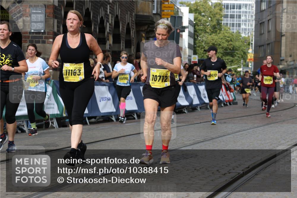 13.09.2026 - 21. swb-Marathon Bremen Strokosch-Dieckow http://msf.ph/oto/10388415 13.09.2026 11:09:45 Ziel 10424, 10556, 10664, 10686, 10694, 10769, 10823, 10981, 10983, 11192, 11225, 11764, 11882, 11883, 11914, 11915, 11995, 12322, 12474, 12491, 12532, 13607, 10299, 10435, 10645, 10737, 11119, 11383, 11437, 11441, 12449 meine-sportfotos.de