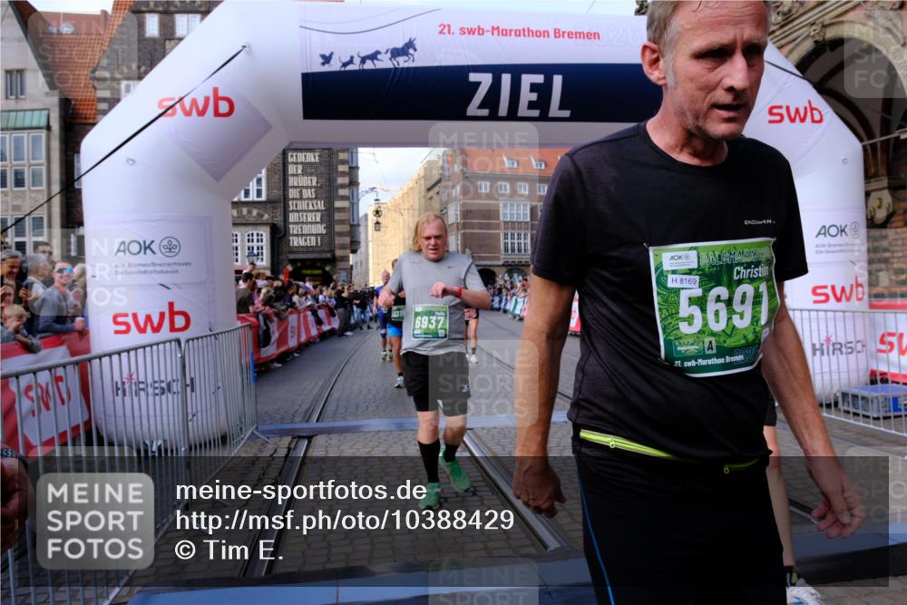13.09.2026 - 21. swb-Marathon Bremen Tim E. http://msf.ph/oto/10388429 13.09.2026 13:29:16 Ziel 394, 430, 565, 687, 722, 725, 745, 936, 1014, 1274, 1688, 2070, 2223, 2276, 2378, 2851, 3419, 3444, 3665, 3938, 4590, 5225, 5267, 5531, 5691, 5865, 6099, 6817, 6937, 6955, 7134, 8984, 8985, 9562, 13174 meine-sportfotos.de
