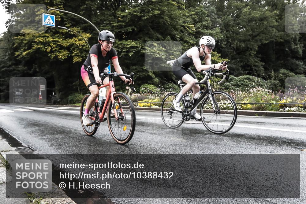 13.09.2026 - Stadtparktriathlon H.Heesch http://msf.ph/oto/10388432 13.09.2026 12:29:47 Radfahren 956, 1057, 1105, 1179 meine-sportfotos.de