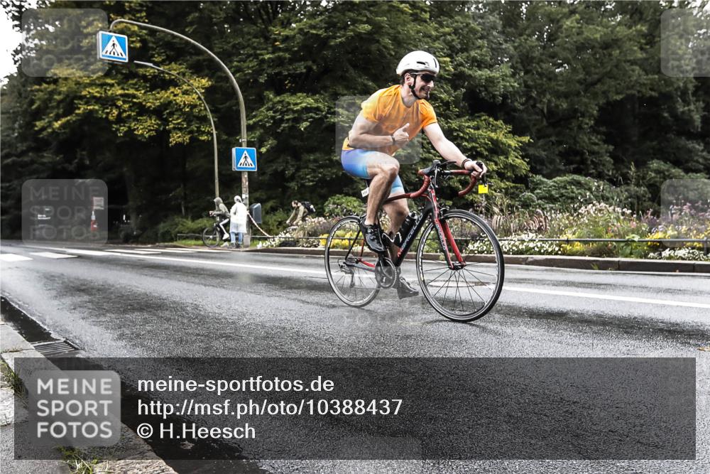 13.09.2026 - Stadtparktriathlon H.Heesch http://msf.ph/oto/10388437 13.09.2026 12:29:50 Radfahren 956, 1057, 1105, 1136, 1179 meine-sportfotos.de