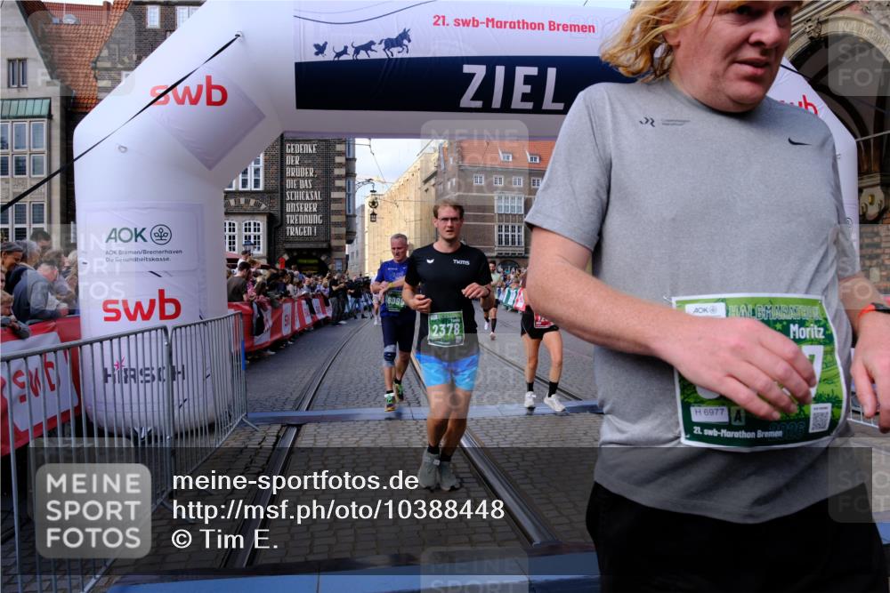 13.09.2026 - 21. swb-Marathon Bremen Tim E. http://msf.ph/oto/10388448 13.09.2026 13:29:18 Ziel 394, 430, 565, 687, 722, 725, 745, 936, 1014, 1274, 1688, 2070, 2223, 2378, 2851, 3419, 3665, 3938, 4590, 5225, 5267, 5531, 5691, 5865, 6099, 6817, 6937, 6955, 7134, 8984, 8985, 9562, 9661, 13174 meine-sportfotos.de