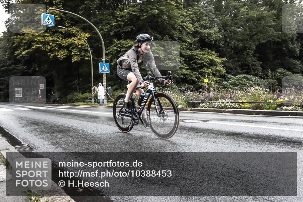 13.09.2026 - Stadtparktriathlon H.Heesch http://msf.ph/oto/10388453 13.09.2026 12:29:57 Radfahren 971, 1068, 1133, 1176 meine-sportfotos.de