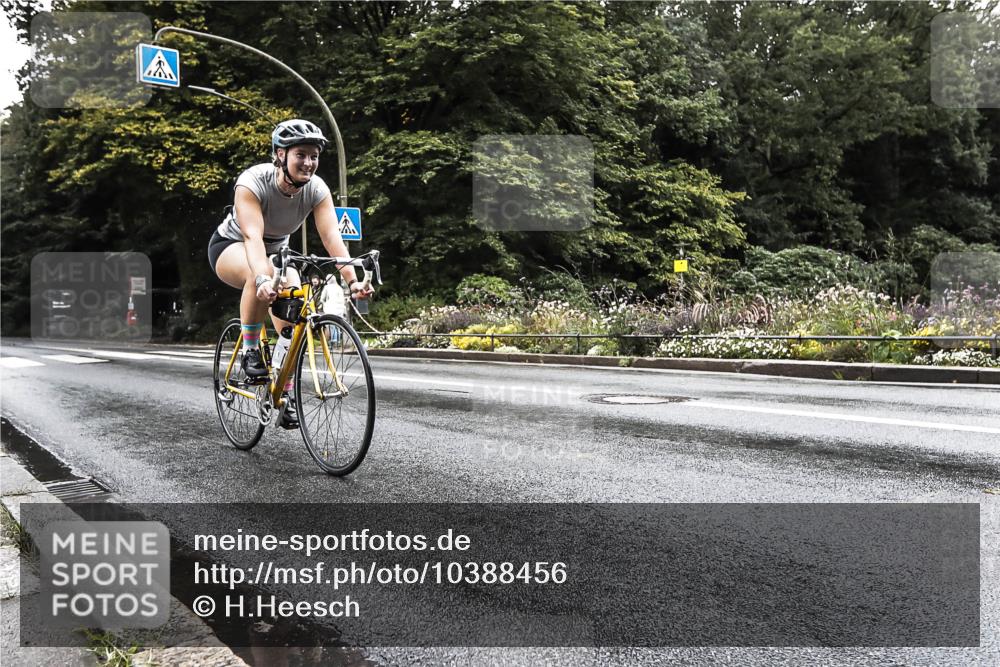 13.09.2026 - Stadtparktriathlon H.Heesch http://msf.ph/oto/10388456 13.09.2026 12:30:03 Radfahren 983, 1109, 1154 meine-sportfotos.de