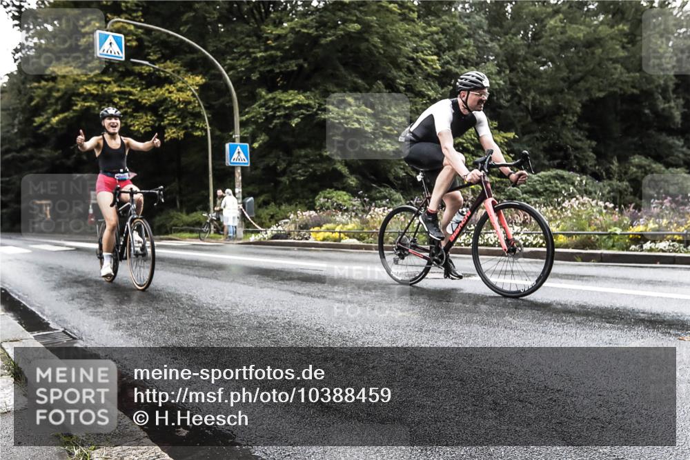 13.09.2026 - Stadtparktriathlon H.Heesch http://msf.ph/oto/10388459 13.09.2026 12:30:07 Radfahren 1040, 1109, 1118 meine-sportfotos.de