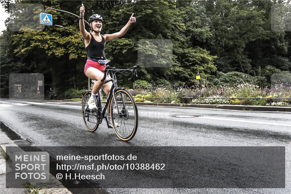 13.09.2026 - Stadtparktriathlon H.Heesch http://msf.ph/oto/10388462 13.09.2026 12:30:08 Radfahren 1040, 1109, 1118 meine-sportfotos.de