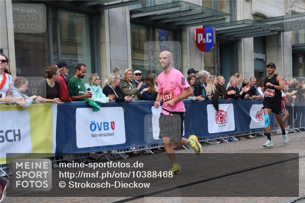13.09.2026 - 21. swb-Marathon Bremen Strokosch-Dieckow http://msf.ph/oto/10388468 13.09.2026 12:58:28 Ziel 346, 1576, 2049, 3624, 4847, 5672, 6929, 8065, 1379, 1472, 1604, 1717, 2073, 6198, 8311, 8394 meine-sportfotos.de