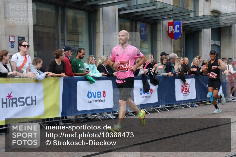 13.09.2026 - 21. swb-Marathon Bremen Strokosch-Dieckow http://msf.ph/oto/10388473 13.09.2026 12:58:28 Ziel 346, 1576, 2049, 3624, 4847, 5672, 6929, 8065, 1379, 1472, 1604, 1717, 2073, 6198, 8311, 8394 meine-sportfotos.de