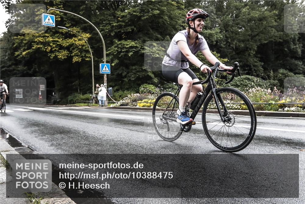13.09.2026 - Stadtparktriathlon H.Heesch http://msf.ph/oto/10388475 13.09.2026 12:30:23 Radfahren 1054, 1080 meine-sportfotos.de
