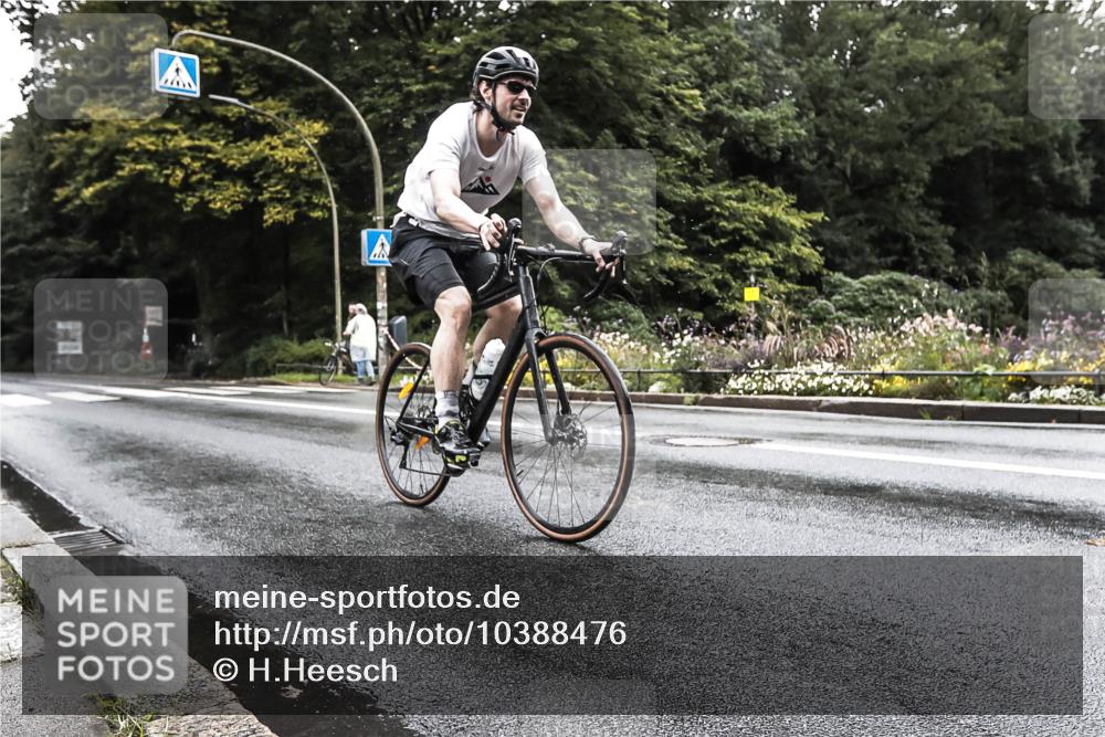 13.09.2026 - Stadtparktriathlon H.Heesch http://msf.ph/oto/10388476 13.09.2026 12:30:24 Radfahren 1054, 1080 meine-sportfotos.de