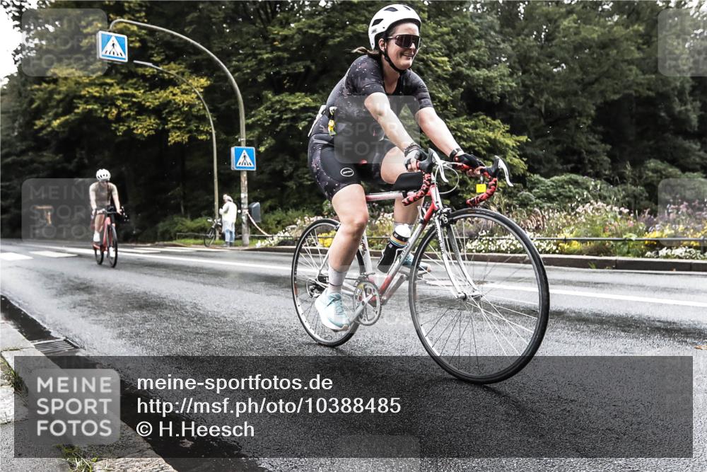 13.09.2026 - Stadtparktriathlon H.Heesch http://msf.ph/oto/10388485 13.09.2026 12:30:37 Radfahren 1156, 1163 meine-sportfotos.de