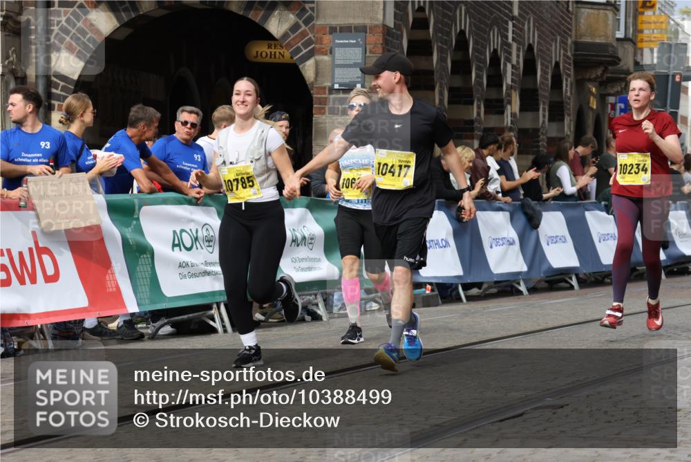 13.09.2026 - 21. swb-Marathon Bremen Strokosch-Dieckow http://msf.ph/oto/10388499 13.09.2026 11:09:49 Ziel 10386, 10424, 10556, 10664, 10694, 10712, 10769, 10823, 10981, 11192, 11225, 11882, 11883, 11914, 11915, 11937, 11995, 12322, 12409, 12474, 12532, 13607, 10299, 10435, 10751, 11119, 11383, 11437, 11441 meine-sportfotos.de